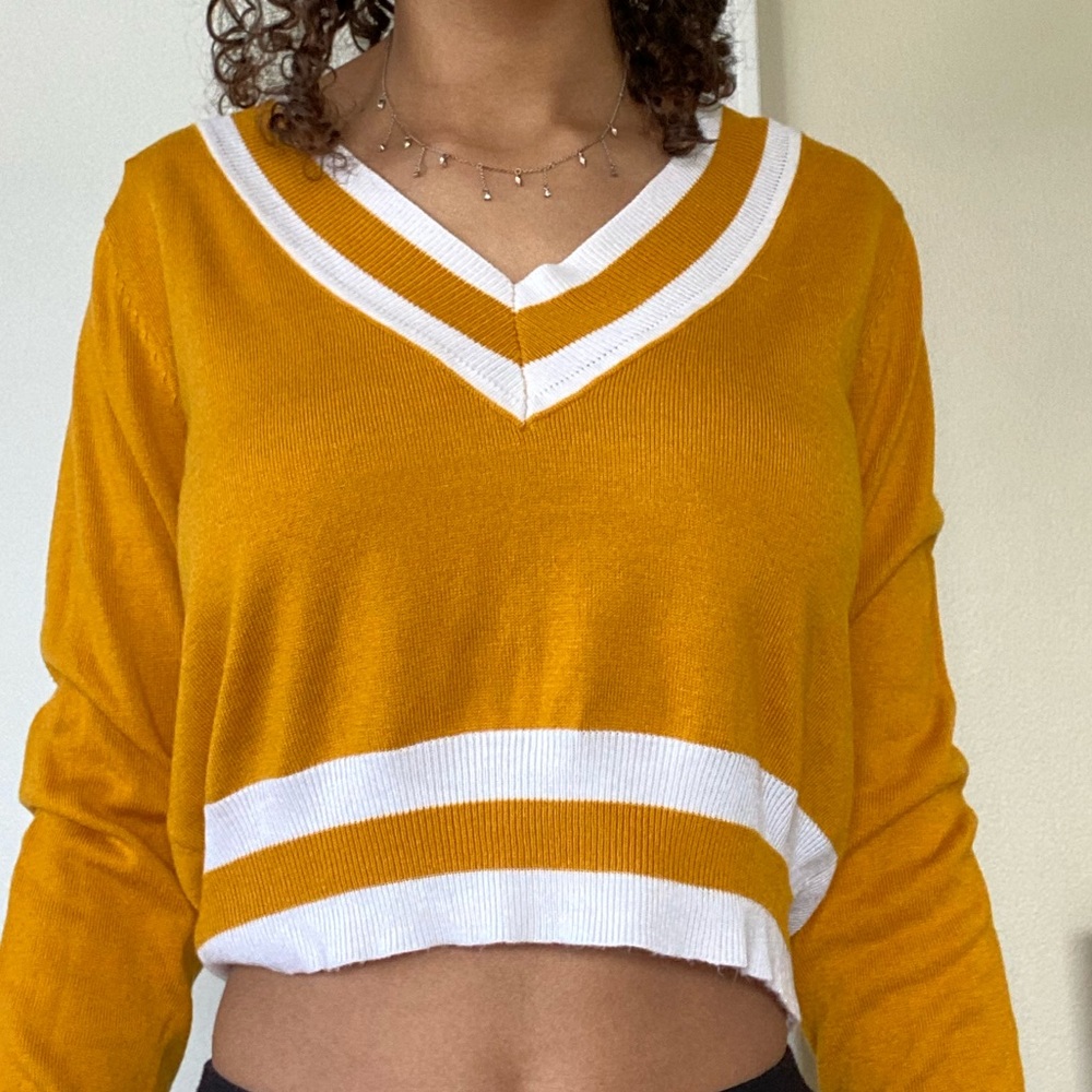 Yellow cut top